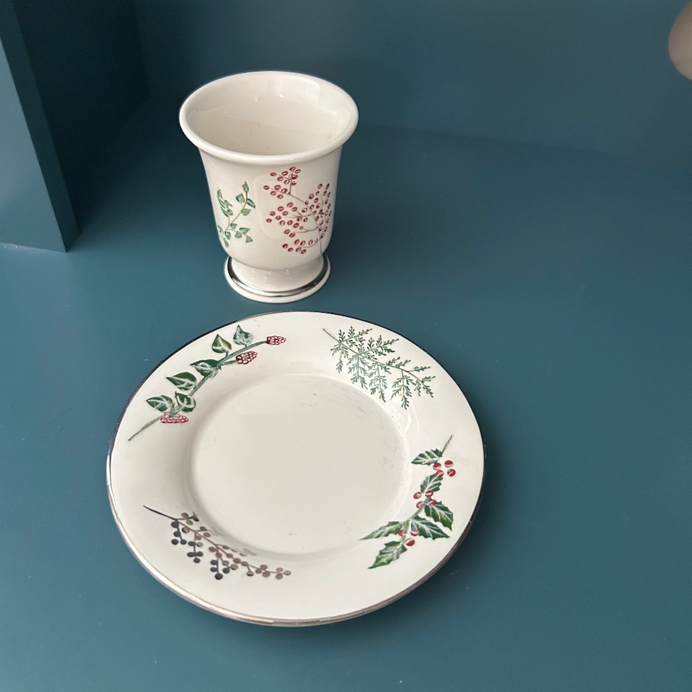 White Barn/Bath and Body Works Candle Holder Set